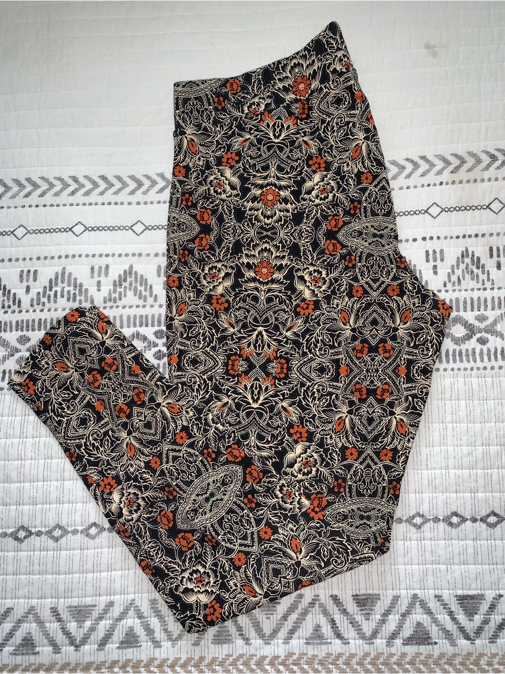 Torrid Floral Paisley Pull-On Legging 
Size 2